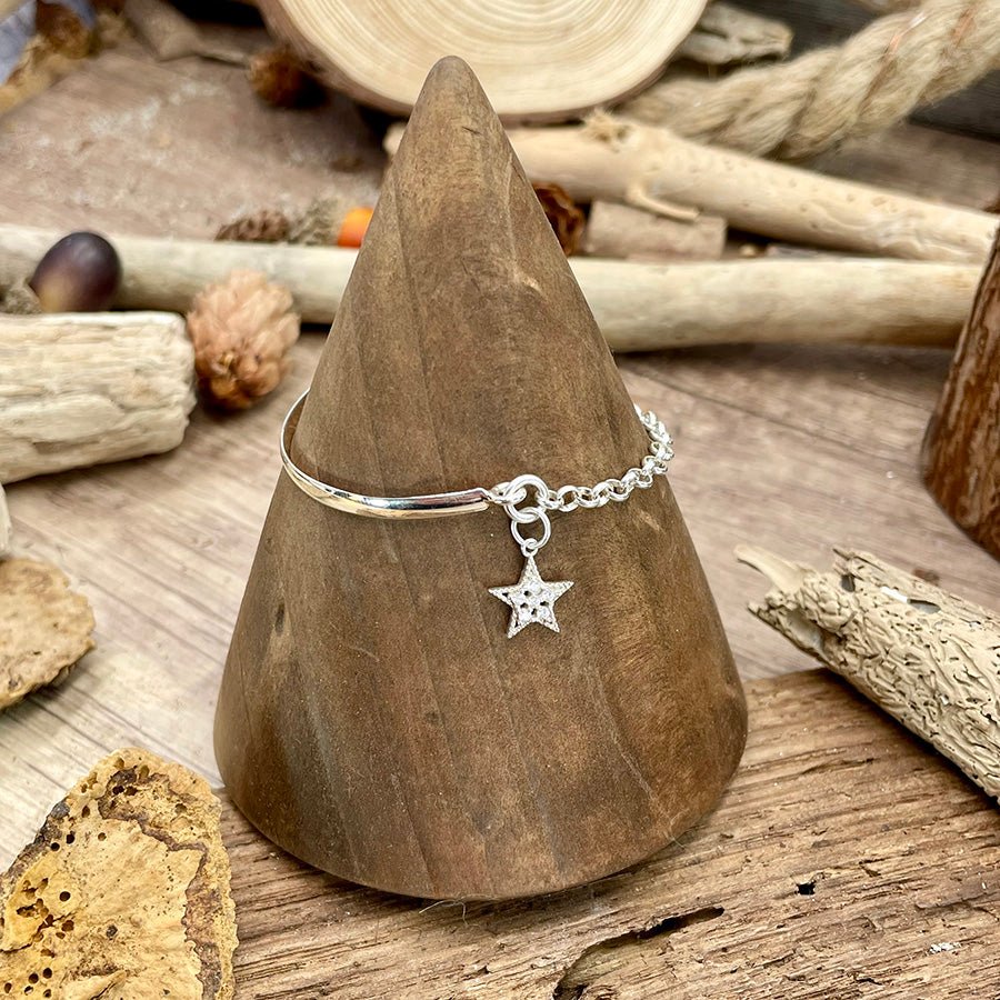 Bracelet femme en argent 925 – BLING MY WRIST HONEY, demi - jonc, chaîne jaseron & étoile zircons – bijoux fait main en argent 925 | Pitch & Néo