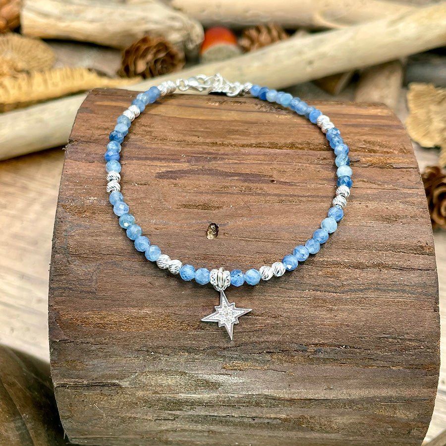 Bracelet femme en perles de cyanite et argent 925 – FOLLOW MY NORTH, étoile polaire pavée & perles diamantées scintillantes – bijoux fait main en argent 925 | Pitch & Néo
