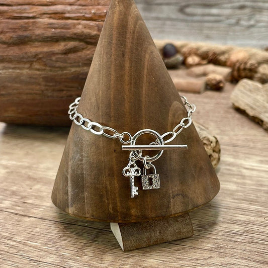 Bracelet femme HOLD - UP HONEY – chaîne ovale plate, fermoir toggle XL, pendentifs clé & cadenas pavé, argent 925 – bijoux fait main en argent 925 | Pitch & Néo