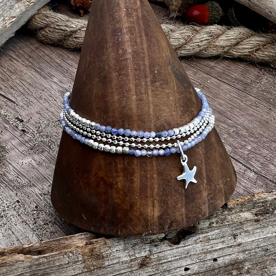 Bracelet femme multi - rang BAD MERMAID ENERGY – perles de tanzanite facettées, pendentif étoile de mer et argent 925 – bijoux fait main en argent 925 | Pitch & Néo