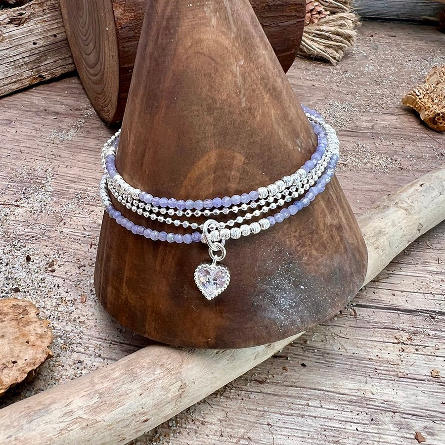 Bracelet femme multi - rang HEART TO KILL – perles de tanzanite, pendentif cœur zircon serti milgrain et argent 925 – bijoux fait main en argent 925 | Pitch & Néo