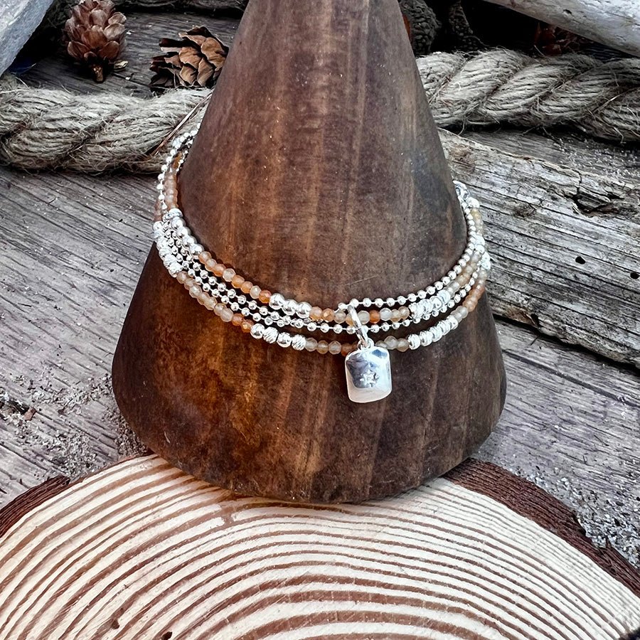 Bracelet femme multi - rang HONEY, I SHINE – perles de cornaline, pendentif rectangle étoile zircon et argent 925 – bijoux fait main en argent 925 | Pitch & Néo