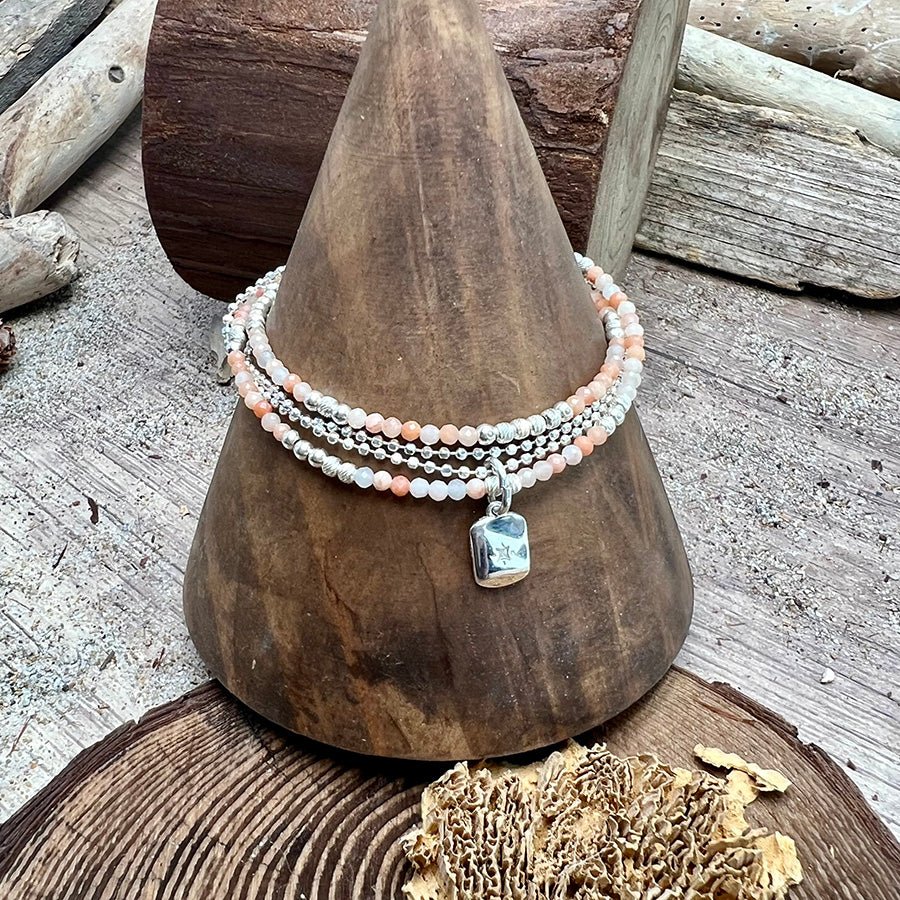 Bracelet femme multi - rang MAKE A WISH, DARLING – perles d’aventurine rose, pendentif rectangulaire étoile polaire zircon et argent 925 – bijoux fait main en argent 925 | Pitch & Néo