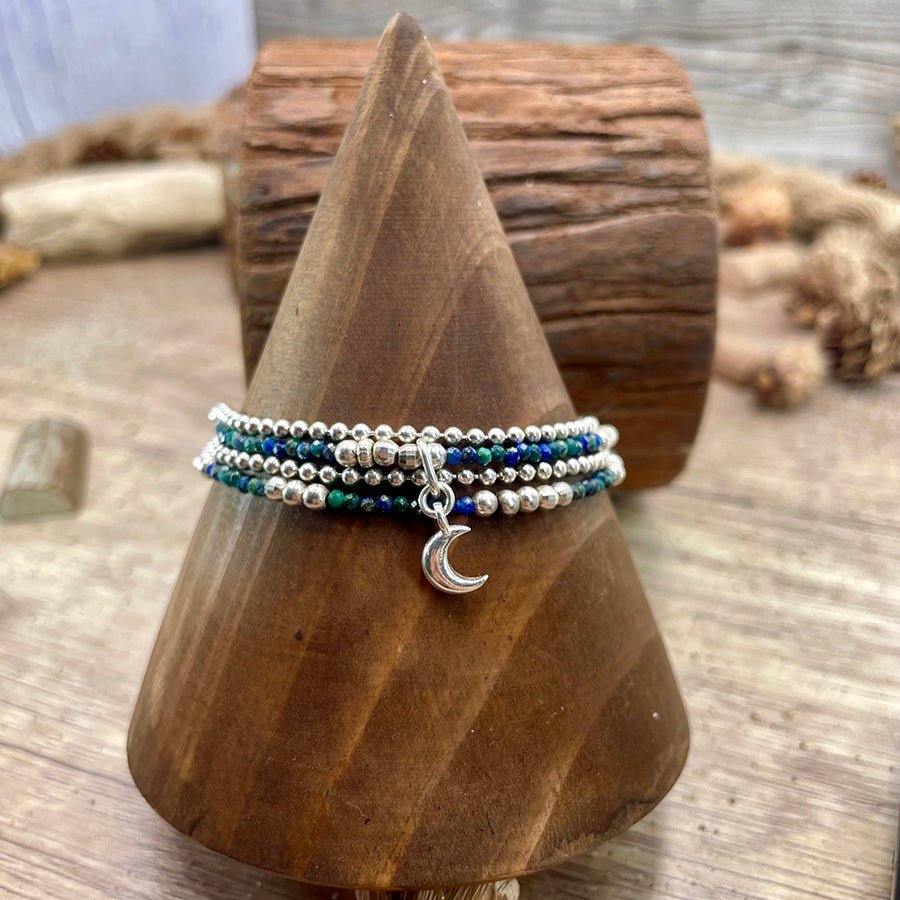 Bracelet femme multi - rang MOON ME HARDER, SHAWTY – perles de chrysocolle, pendentif lune bombée et argent 925 – bijoux fait main en argent 925 | Pitch & Néo