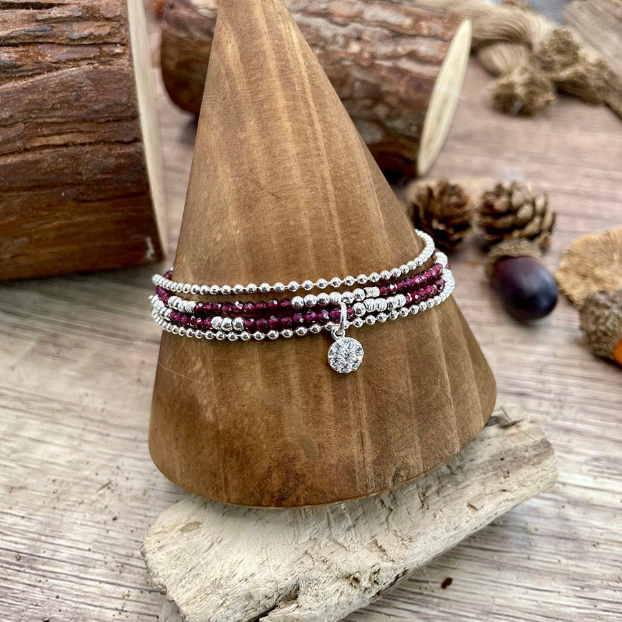 Bracelet femme multi - rang RED LIPS & BITCHY – perles de grenat, pendentif pavé zircons et argent 925 – bijoux fait main en argent 925 | Pitch & Néo