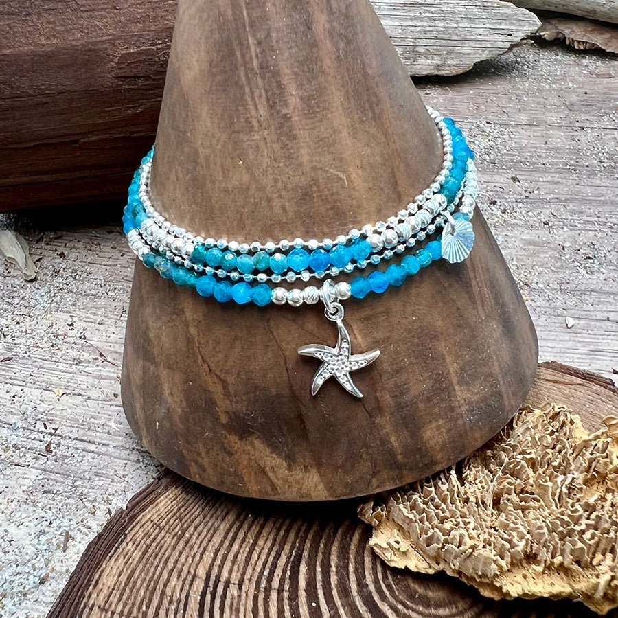 Bracelet femme multi - rang SEA IT AND CRY, BABY – perles d’apatite facettées, pendentif étoile de mer et argent 925 – bijoux fait main en argent 925 | Pitch & Néo