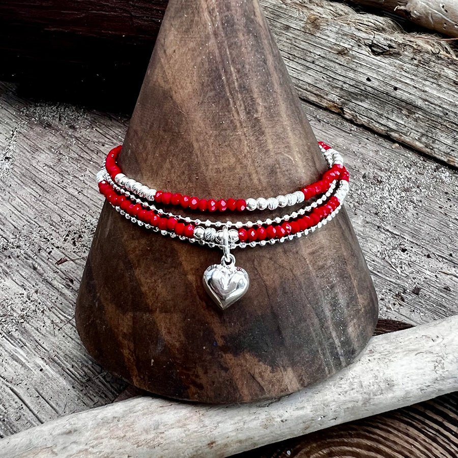 Bracelet femme multi - rang SMACK MY HEART, BABE – perles de corail bambou, pendentif cœur bombé argent 925 – bijoux fait main en argent 925 | Pitch & Néo