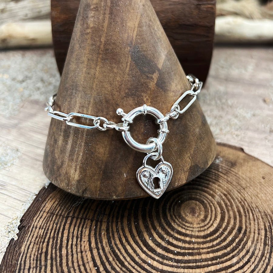 Bracelet femme PROPERTY OF NOBODY – chaîne à maillons rectangulaires oversize, fermoir bouée & pendentif cœur cadenas et argent 925 – bijoux fait main en argent 925 | Pitch & Néo