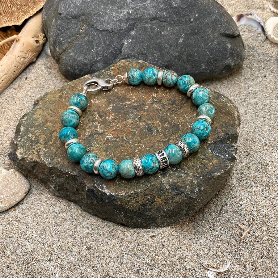 Bracelet homme BLUE BASTARD – perles de turquoise sud - africaine 10 mm, fermoir mousqueton en 8 et argent 925 – bijoux fait main en argent 925 | Pitch & Néo