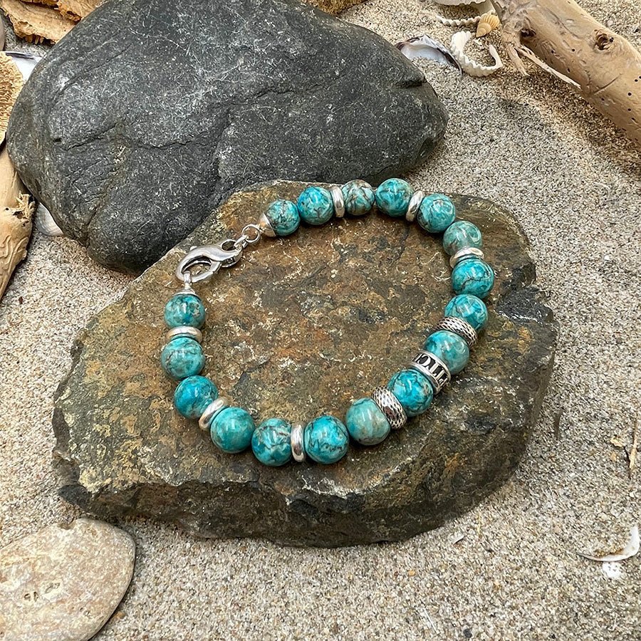 Bracelet homme BLUE BASTARD – perles de turquoise sud - africaine 10 mm, fermoir mousqueton en 8 et argent 925 – bijoux fait main en argent 925 | Pitch & Néo
