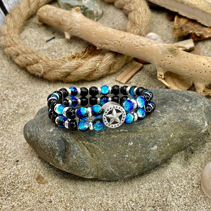 Bracelet homme double - rang MIDNIGHT GLOW – perles d’onyx 8 mm, perles lumineuses phosphorescentes, palet signature étoile et argent 925 – bijoux fait main en argent 925 | Pitch & Néo