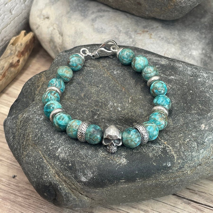 Bracelet homme DRAGON BONES – perles de turquoise sud - africaine 10 mm, tête de mort Pitch & Néo® et fermoir dragon argent 925 – bijoux fait main en argent 925 | Pitch & Néo