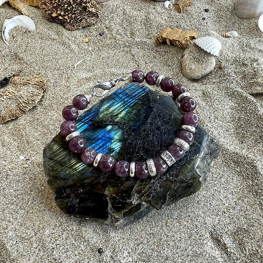 Bracelet homme HELLBERRY – perles de lépidolite 10 mm, intercalaires ajourés et fermoir argent 925 – bijoux fait main en argent 925 | Pitch & Néo