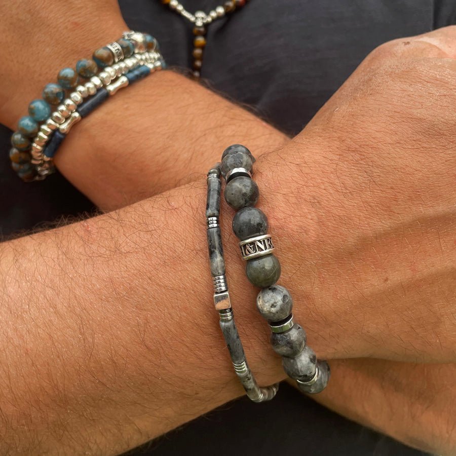 Bracelet homme OUT OF LINE – perles carrées argent 925 et fermoir étoile – bijoux fait main en argent 925 | Pitch & Néo