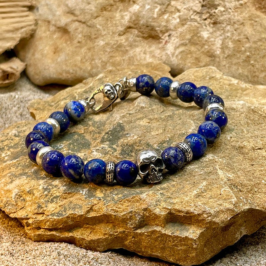 Bracelet homme ROYAL FUCKUP – perles de lapis - lazuli 10 mm, tête de mort Pitch & Néo® et fermoir dragon argent 925 – bijoux fait main en argent 925 | Pitch & Néo