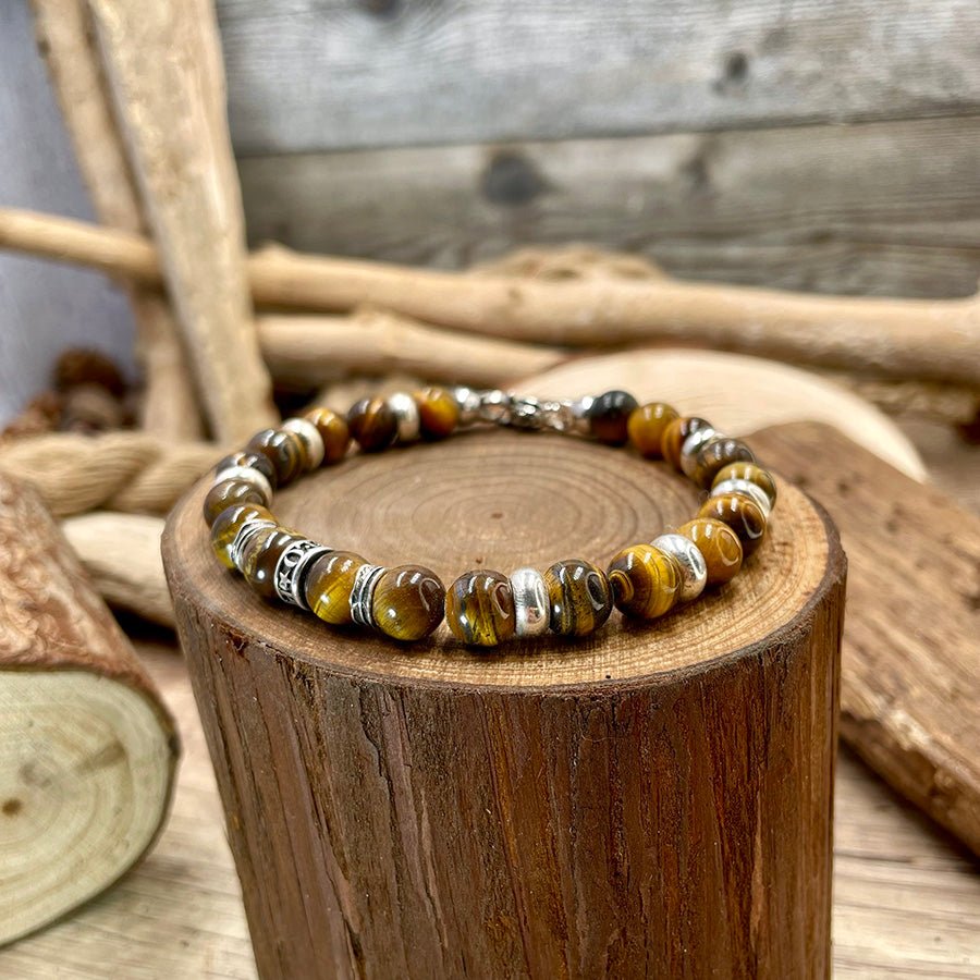 Bracelet homme TIGER BLOOD – perles rondes d’œil de tigre 8 mm, fermoir mousqueton et argent 925 – bijoux fait main en argent 925 | Pitch & Néo