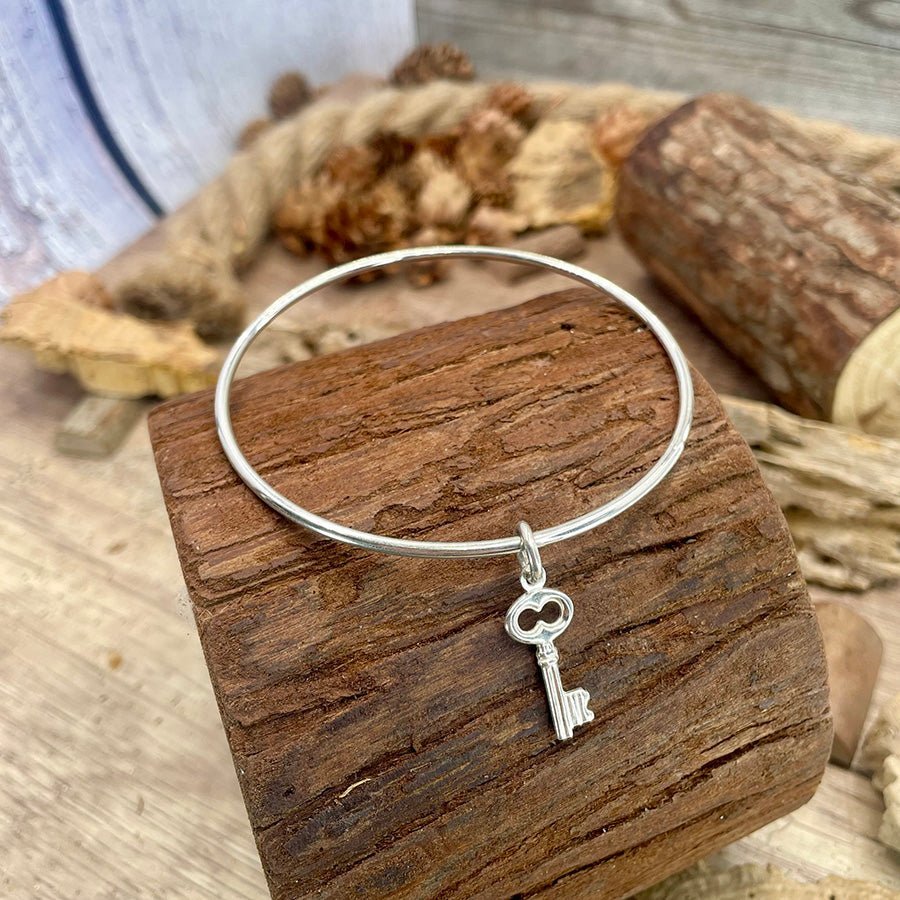 Bracelet jonc femme argent 925 HOLD THE KEY, BABY – pendentif clé – bijoux fait main en argent 925 | Pitch & Néo