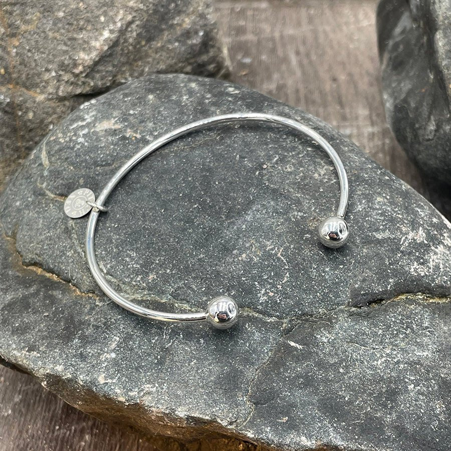 Bracelet jonc ouvert embouts boules femme argent 925 DOUBLE TROUBLE – bijoux fait main en argent 925 | Pitch & Néo