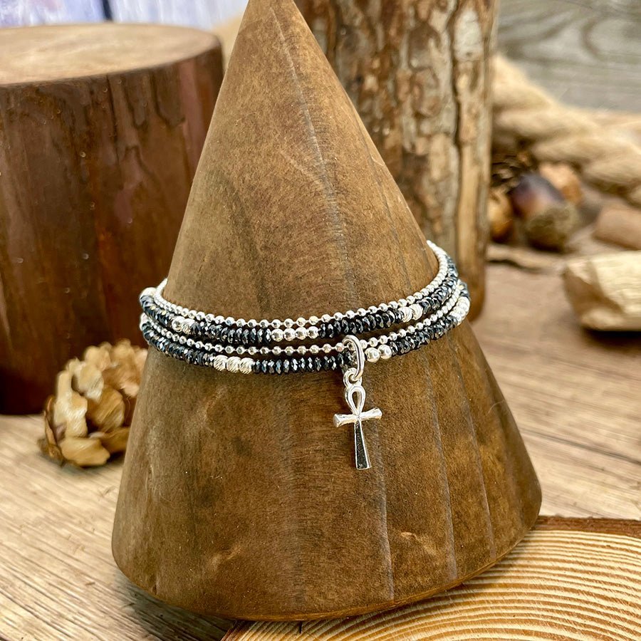 Bracelet multi - rang femme argent 925 ETERNAL BLING – perles d’hématite facettées & pendentif croix de vie Ankh – bijoux fait main en argent 925 | Pitch & Néo