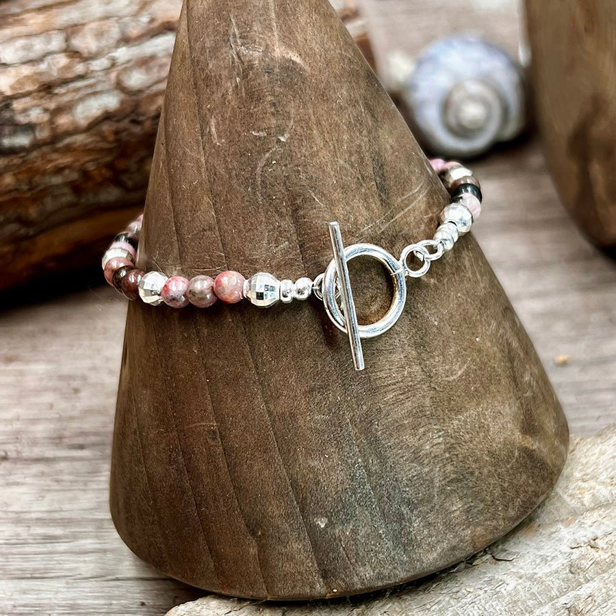 Bracelet perles femme argent 925 YOU MAKE ME BLUSH, BABY – perles de rhodonite & fermoir toggle – bijoux fait main en argent 925 | Pitch & Néo