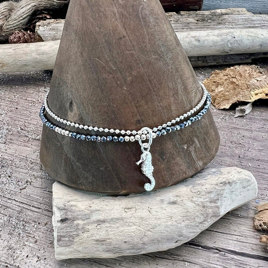 Chaîne de cheville femme double - rang SIREN CALL & SPARKS – perles de térahertz facettées du Japon, chaîne boules facettées scintillantes et pendentif hippocampe argent 925 – bijoux fait main en argent 925 | Pitch & Néo