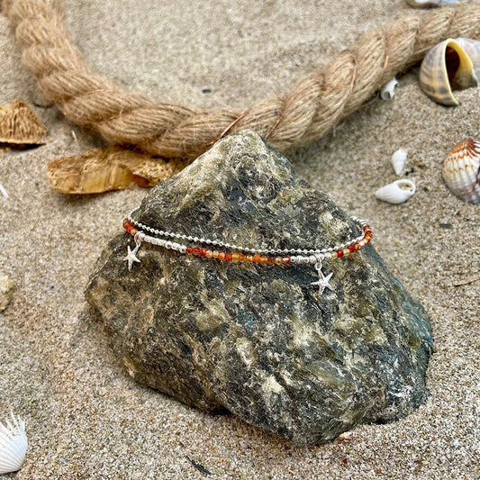 Chaîne de cheville femme SPICE MY STARFISH, BABY – double rang perles de cornaline, chaîne boules facettées scintillantes argent 925 et étoiles de mer réalistes – bijoux fait main en argent 925 | Pitch & Néo