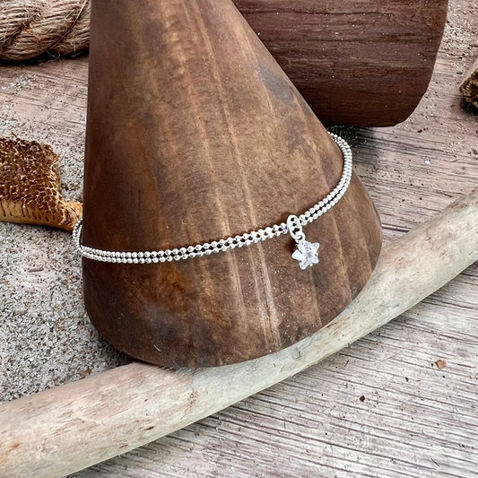 Chaîne de cheville femme STARSTRUCK BABY – double rang chaîne boules facettées scintillantes argent 925 et pendentif étoile zircon – bijoux fait main en argent 925 | Pitch & Néo