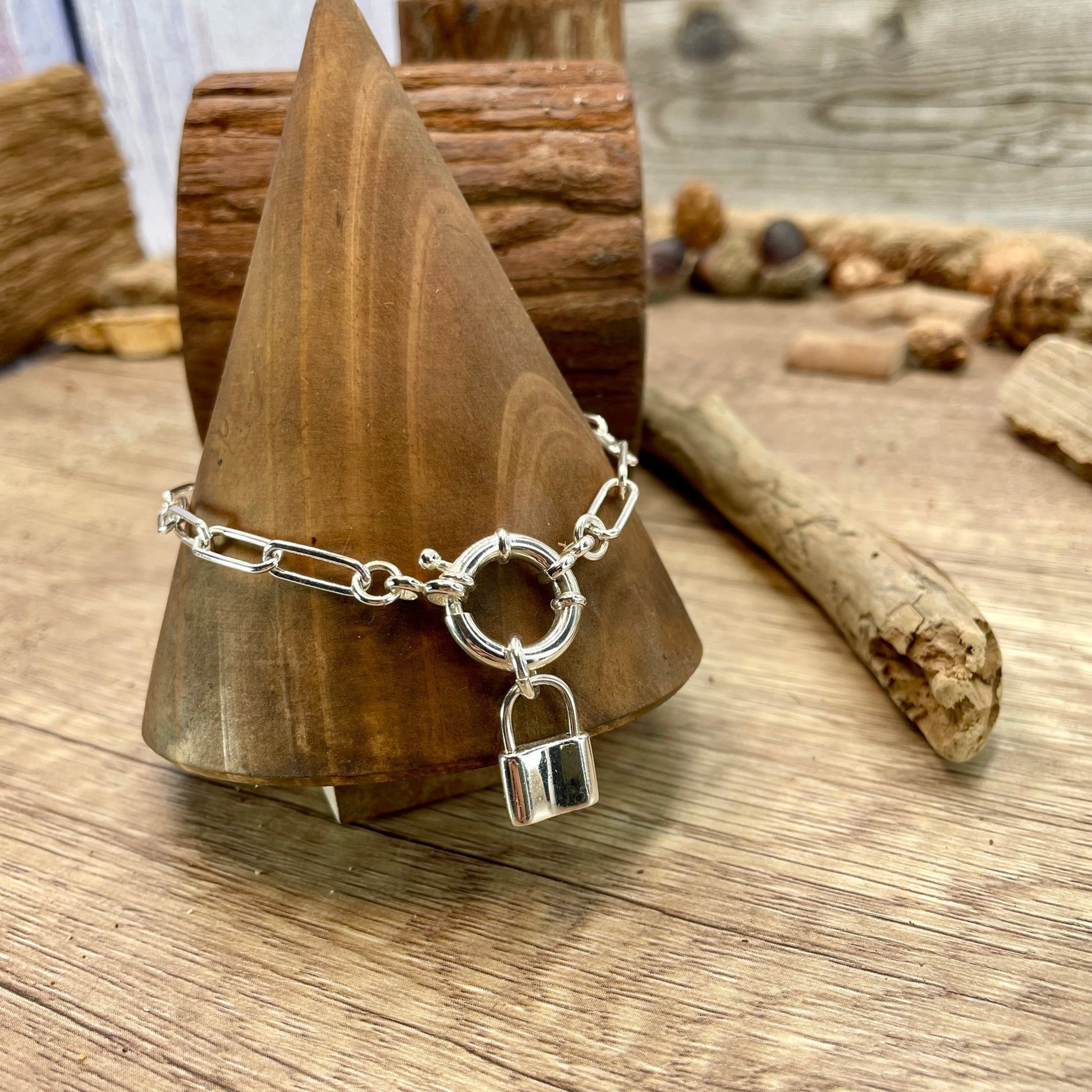 CHAOTIC BEAUTY BRACELET MAILLE RECTANGULAIRE ÉPAISSE AVEC FERMOIR BOUÉE ET PENDENTIF CADENAS MASSIF EN ARGENT 925 – bijoux fait main en argent 925 | Pitch & Néo