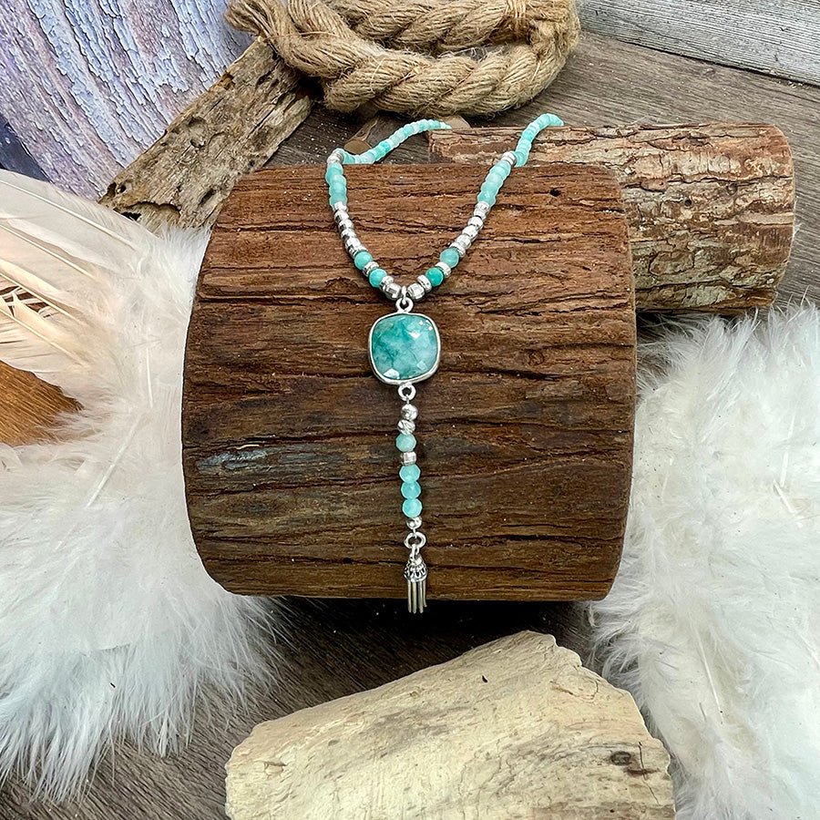 Collier chapelet femme AMAZON GLAM – perles d’amazonite, forme Y & cabochon amazonite et pampille en argent 925 – bijoux fait main en argent 925 | Pitch & Néo
