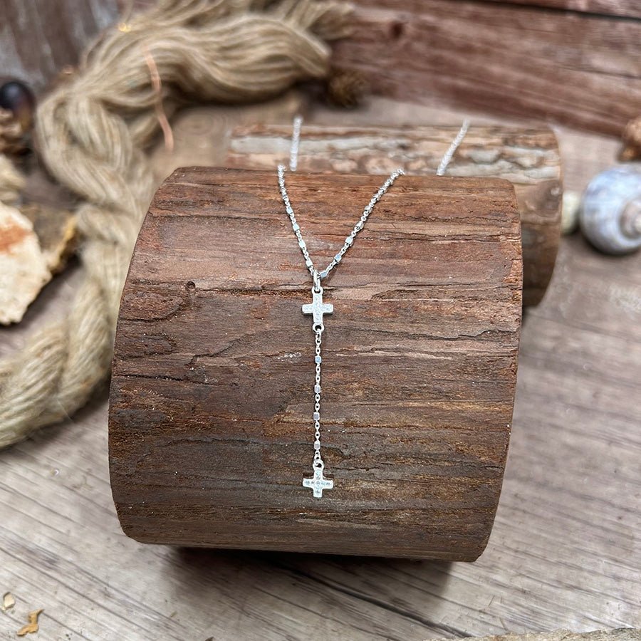 Collier chapelet femme KISS & REPENT – chaîne forçat alternée cubes facettés, forme Y & pendentifs croix pavées de zircons façon diamant en argent 925 – bijoux fait main en argent 925 | Pitch & Néo