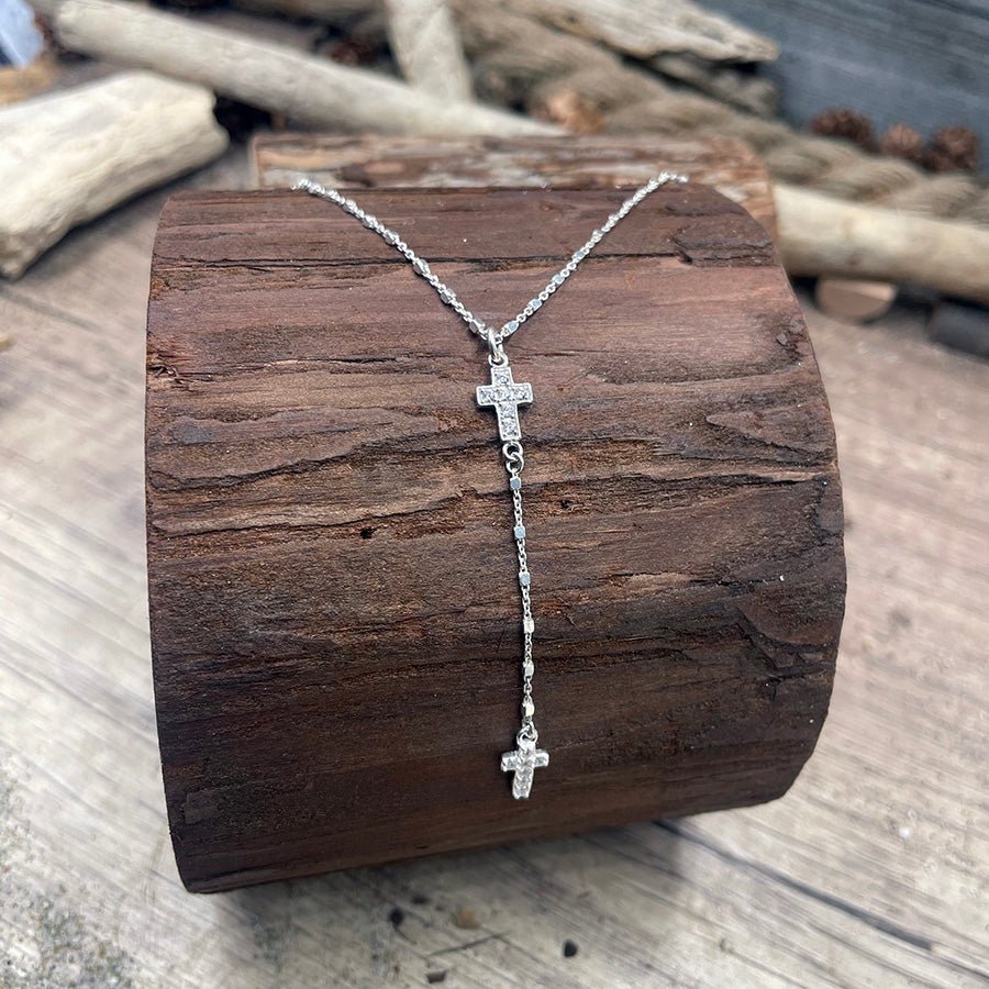 Collier chapelet femme KISS & REPENT – chaîne forçat alternée cubes facettés, forme Y & pendentifs croix pavées de zircons façon diamant en argent 925 – bijoux fait main en argent 925 | Pitch & Néo