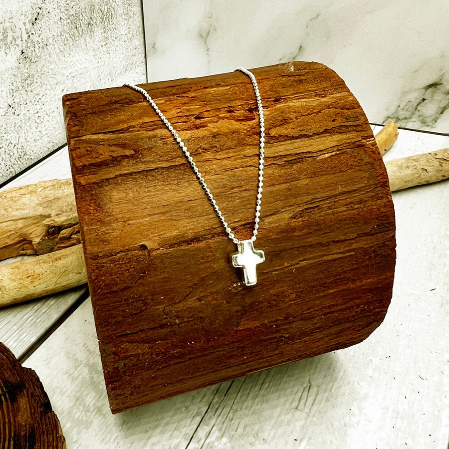 Collier femme BAD SAINT – chaîne boules facettées scintillantes & pendentif croix et argent 925 – bijoux fait main en argent 925 | Pitch & Néo