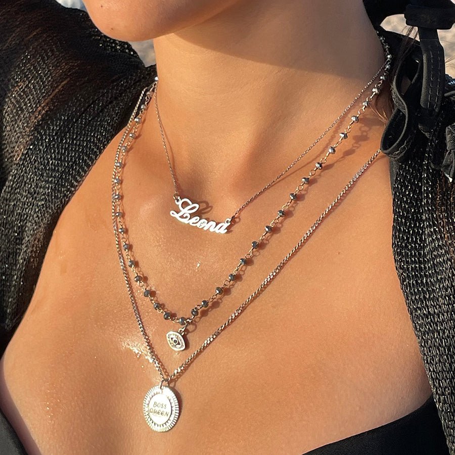 Collier femme CALL ME BY MY NECKLACE – chaîne boules facettées scintillantes & pendentif prénom personnalisable en lettres manuscrites en argent 925 – bijoux fait main en argent 925 | Pitch & Néo