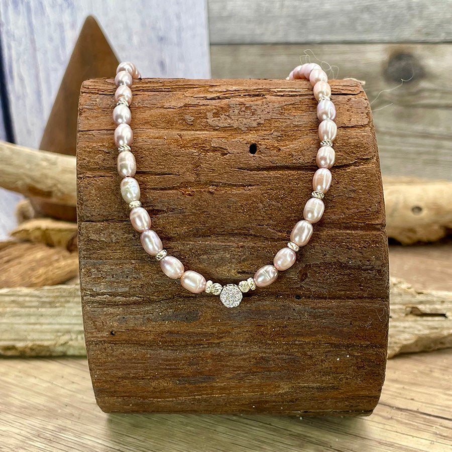 Collier femme DON’T BLUSH, JUST SPARKLE – perles de culture roses, pendentif solitaire pavé de zircon et perles argent 925 – bijoux fait main en argent 925 | Pitch & Néo