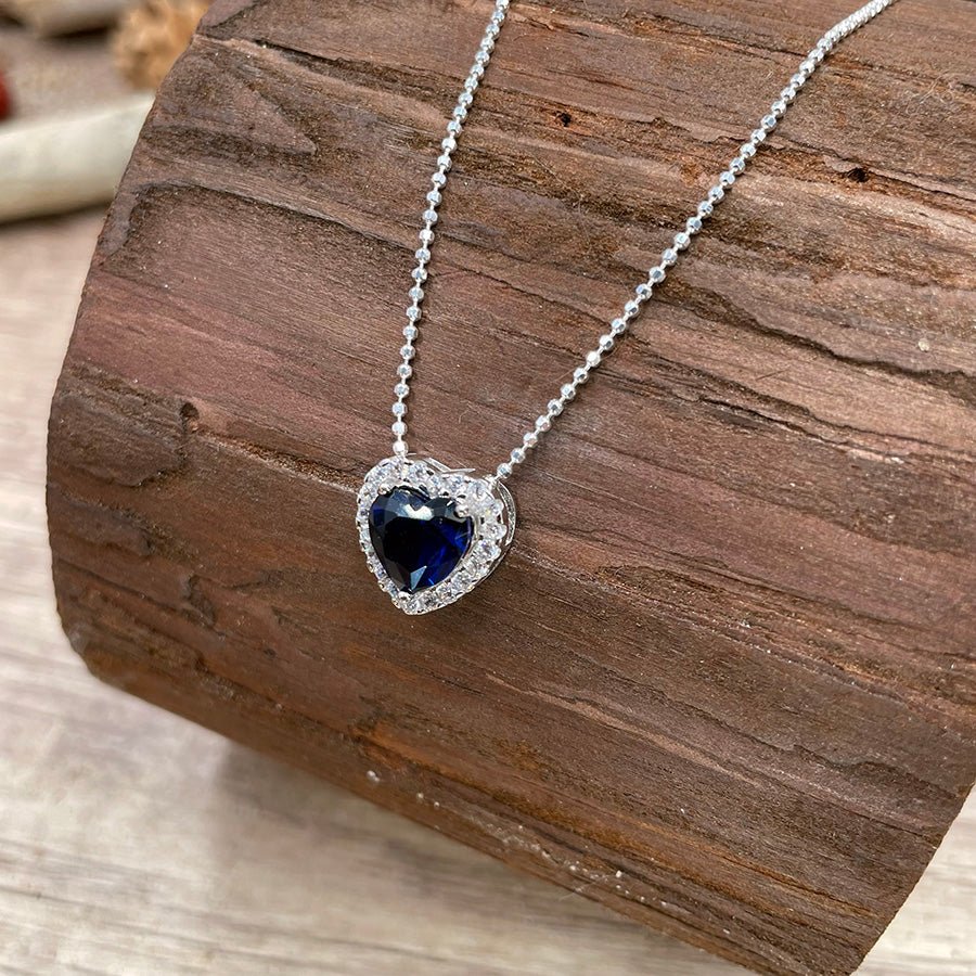 Collier femme DON’T PLAY WITH MY HEART, SUGAR – chaîne boules facettées scintillantes, pendentif cœur zircon bleu halo zircon diamant et argent 925 – bijoux fait main en argent 925 | Pitch & Néo