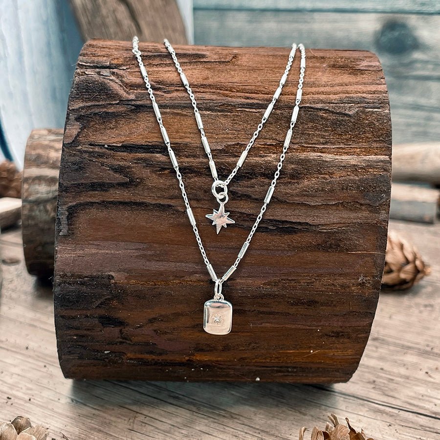 Collier femme double - rang DON’T ASK, JUST SPARK – maille forçat tubes miroir & pendentifs étoile polaire et médaille gravée étoile du Nord en argent 925 – bijoux fait main en argent 925 | Pitch & Néo