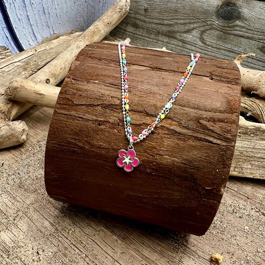 Collier femme double rang HIBISCUS & ALOHA – chaîne perles émaillées fluo multicolore, pendentif fleur hibiscus rose fluo et argent 925 – bijoux fait main en argent 925 | Pitch & Néo