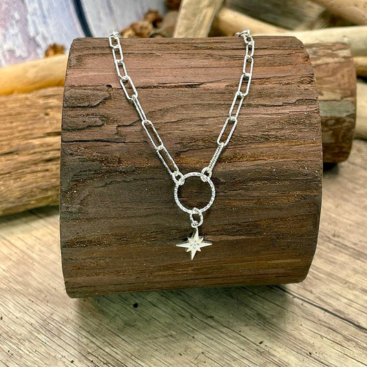 Collier femme FIND ME IF YOU CAN ! – chaîne rectangulaire facettée, anneau façon diamant & pendentif étoile du Nord pavée en argent 925 – bijoux fait main en argent 925 | Pitch & Néo