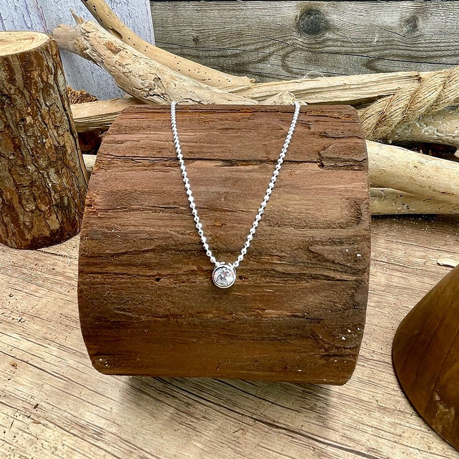 Collier femme GLOW OR GO HOME – chaîne boules facettées scintillantes & pendentif zircon façon diamant 7 mm serti clos en argent 925 – bijoux fait main en argent 925 | Pitch & Néo