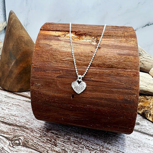 Collier femme HEART? NOT YOURS BÉBÉ – chaîne forçat fine & pendentif cœur bombé en argent 925 – bijoux fait main en argent 925 | Pitch & Néo