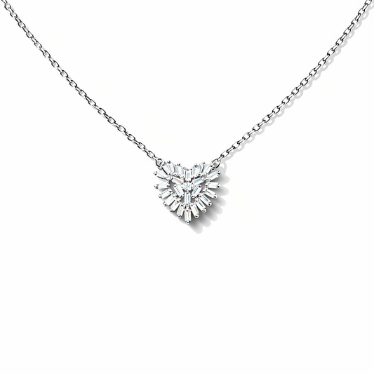 Collier femme HEARTLICIOUS DARLING – chaîne forçat facettée & pendentif cœur serti de zircons baguette style ex - voto en argent 925 – bijoux fait main en argent 925 | Pitch & Néo