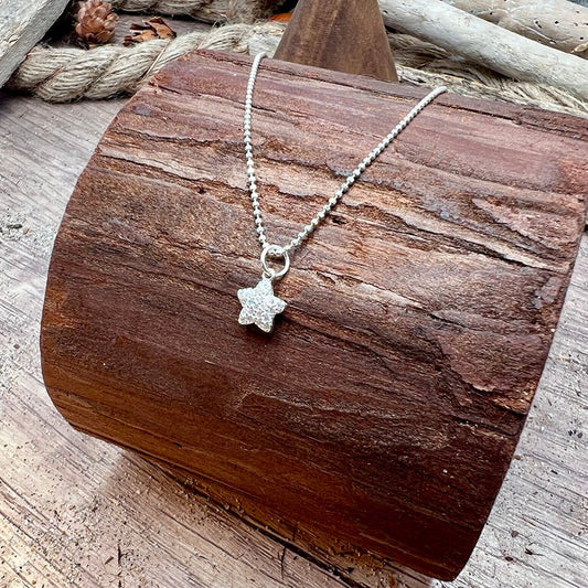 Collier femme HOLLYWOOD WHO? – chaîne boules facettées scintillantes & pendentif étoile pavée de zircons façon diamant en argent 925 – bijoux fait main en argent 925 | Pitch & Néo