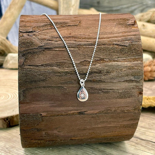 Collier femme ICY DROP & ZIRCON DREAM – chaîne boules facettées scintillantes & pendentif goutte étoile polaire sertie d’un zircon façon diamant en argent 925 – bijoux fait main en argent 925 | Pitch & Néo