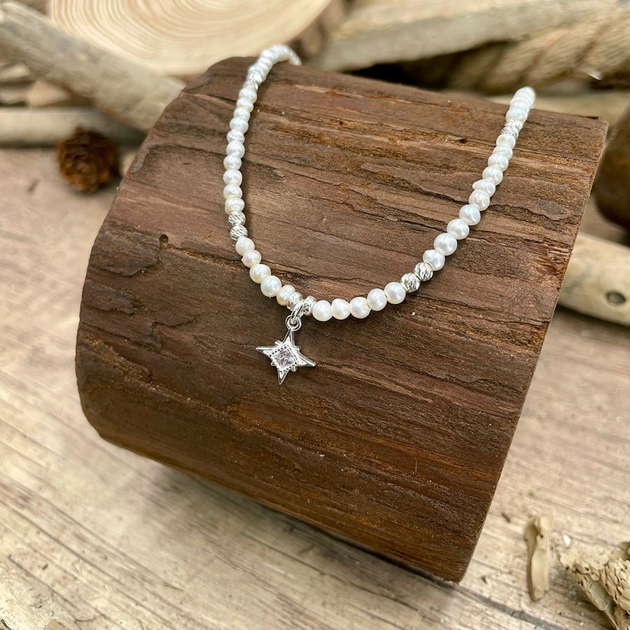 Collier femme KEEP YOUR EYES UP, GUYS! – perles de culture 4 mm, étoile polaire zircon et perles diamantées argent 925 – bijoux fait main en argent 925 | Pitch & Néo