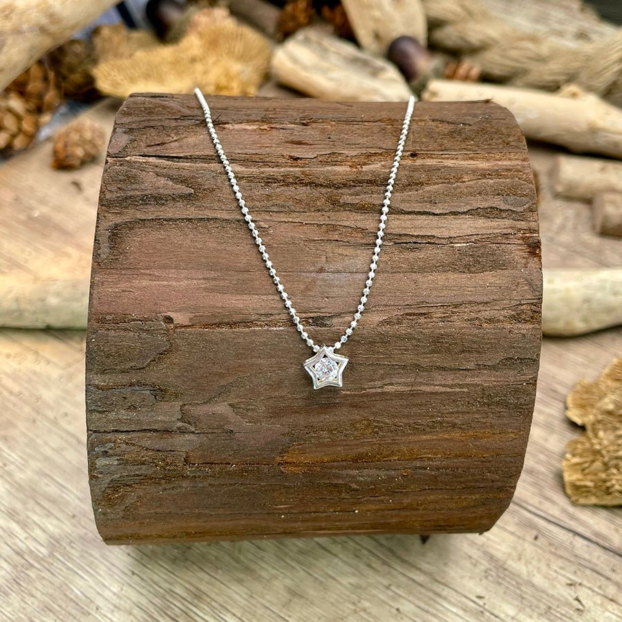 Collier femme KISS MY STAR – chaîne boules facettées scintillantes & pendentif étoile zircon façon diamant en argent 925 – bijoux fait main en argent 925 | Pitch & Néo