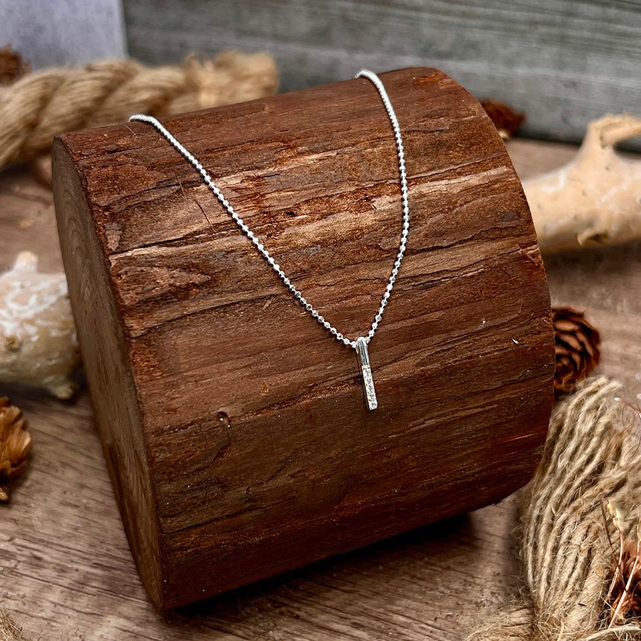 Collier femme LINE ME UP, DARLING – chaîne boules facettées scintillantes & pendentif barre zircons façon diamant en argent 925 – bijoux fait main en argent 925 | Pitch & Néo