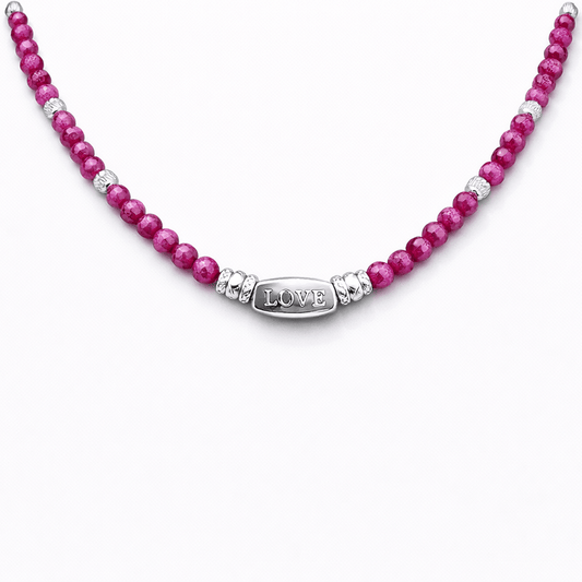 Collier femme LOVE ON THE ROCKS – perles de rubis facettées, pendentif LOVE et argent 925 – bijoux fait main en argent 925 | Pitch & Néo
