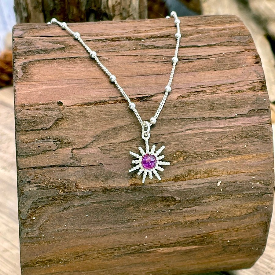 Collier femme MYSTIC SUNRISE – pendentif soleil améthyste et chaîne gourmette perlée argent 925 – bijoux fait main en argent 925 | Pitch & Néo