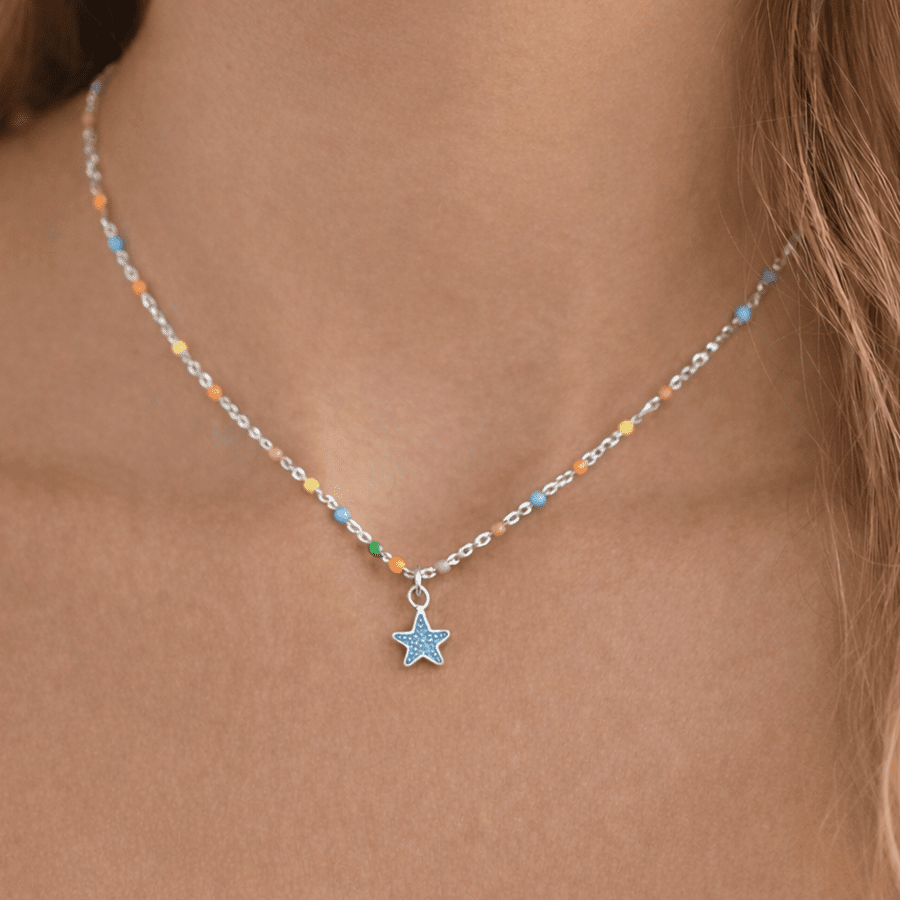 Collier femme OOPS I SPLASHED THE BEACH – chaîne perles émaillées multicolores fluo, pendentif étoile de mer émail turquoise et argent 925 – bijoux fait main en argent 925 | Pitch & Néo