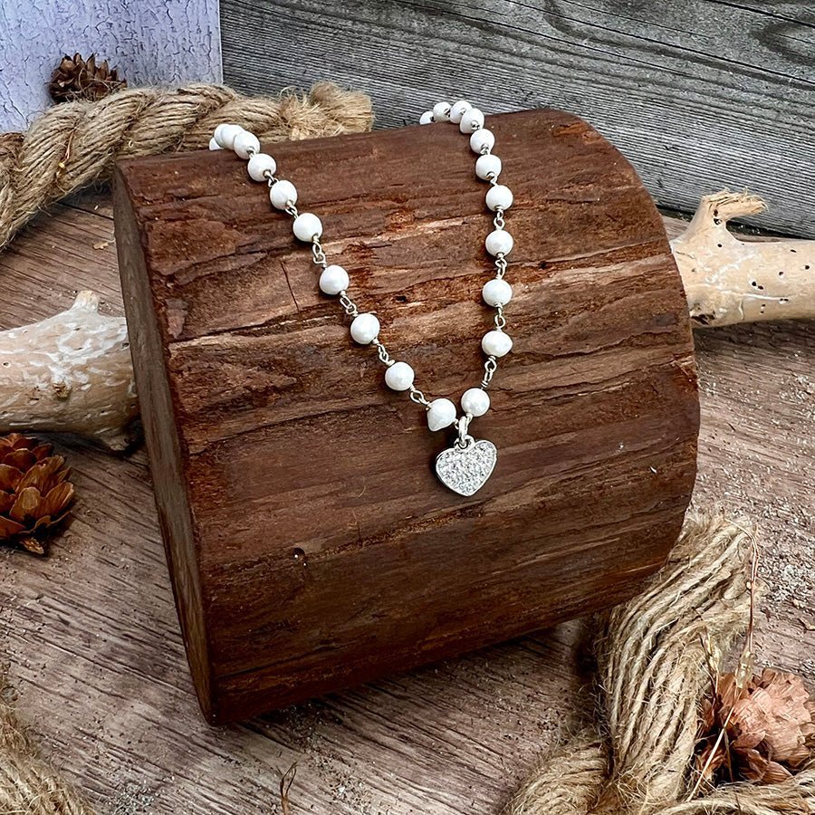Collier femme PEARLS, LIES & DIRTY LOVE – chaîne rosaire perles de culture véritables, pendentif cœur pavé zircon et argent 925 – bijoux fait main en argent 925 | Pitch & Néo